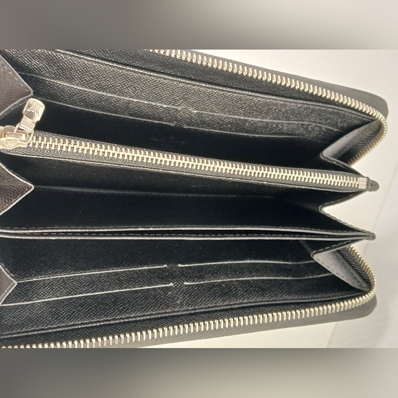 Authentic Louis Vuitton Epi Leather Zippy Zip Around Wallet - Picture 8 of 11